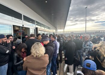 La Autoridad Portuaria Bahía de Algeciras ha ordenado no permitir el acceso de más viajeros a la Estación Marítima de Tarifa