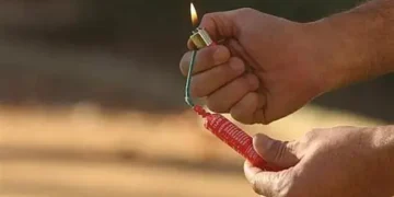 Prohibido en Tarifa usar petardos y material pirotécnico en la vía pública