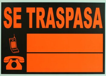 «Están siendo estos tiempos para los negocios en Tarifa, pues yo tiro lo toalla»