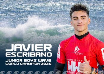 El tarifeño Javier Escribano, campeón del mundo junior de windsurf en Australia