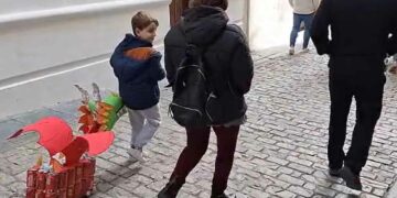 Latas e ilusión en Tarifa
