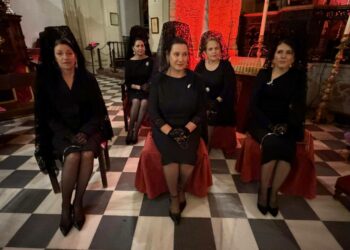 La mantilla protagoniza una exaltación en Tarifa impulsada por el Consejo de Hermandades