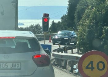 Colas kilométricas en la N-340 convierten el acceso a Tarifa en un “suplicio” en pleno Jueves Santo